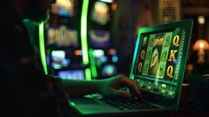 Simbol es dalam permainan slot